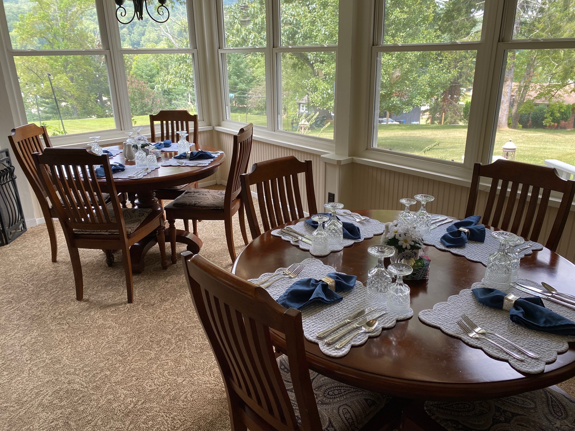 Breakfast tables at the Andon-Reid Inn B&B in Waynesville, NC